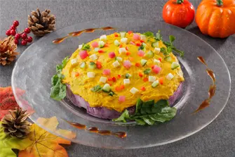 チーズとかぼちゃ、紫芋のサラダバルサミコのソース